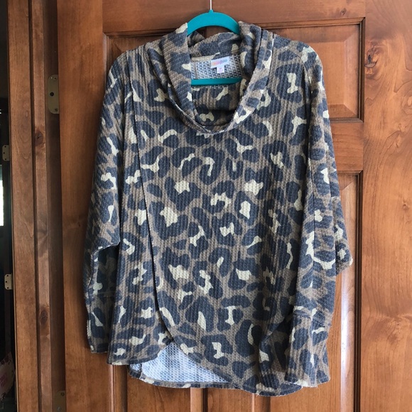 LuLaRoe Tops - LLR Kristen Top
